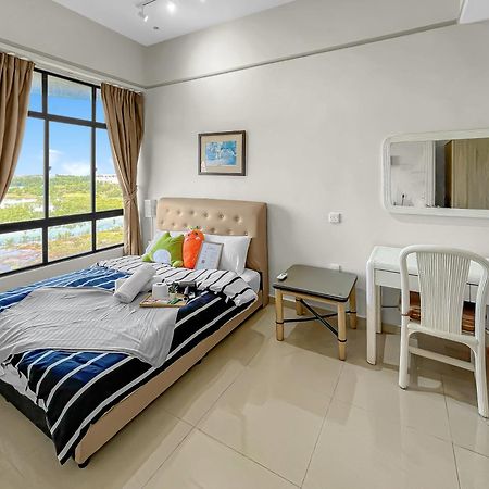 1 Bedroom Apartment, Melaka Cbd Town Center- Hosted By Private Locals Resident, Balcony With City Skyline View Or Seaview, Opposite Malls, Tv Box, 5 Minutes To Jonker Street, Malacca 外观 照片