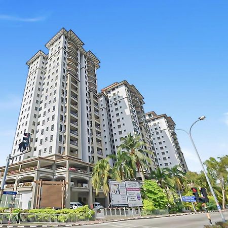 1 Bedroom Apartment, Melaka Cbd Town Center- Hosted By Private Locals Resident, Balcony With City Skyline View Or Seaview, Opposite Malls, Tv Box, 5 Minutes To Jonker Street, Malacca 外观 照片