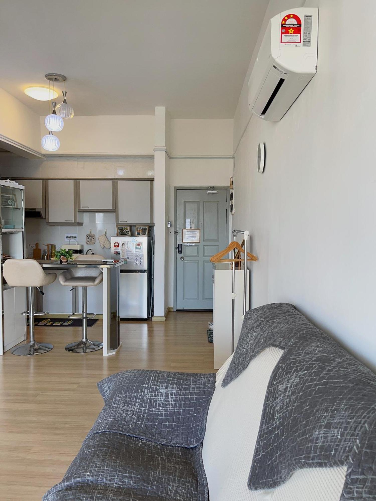 1 Bedroom Apartment, Melaka Cbd Town Center- Hosted By Private Locals Resident, Balcony With City Skyline View Or Seaview, Opposite Malls, Tv Box, 5 Minutes To Jonker Street, Malacca 外观 照片