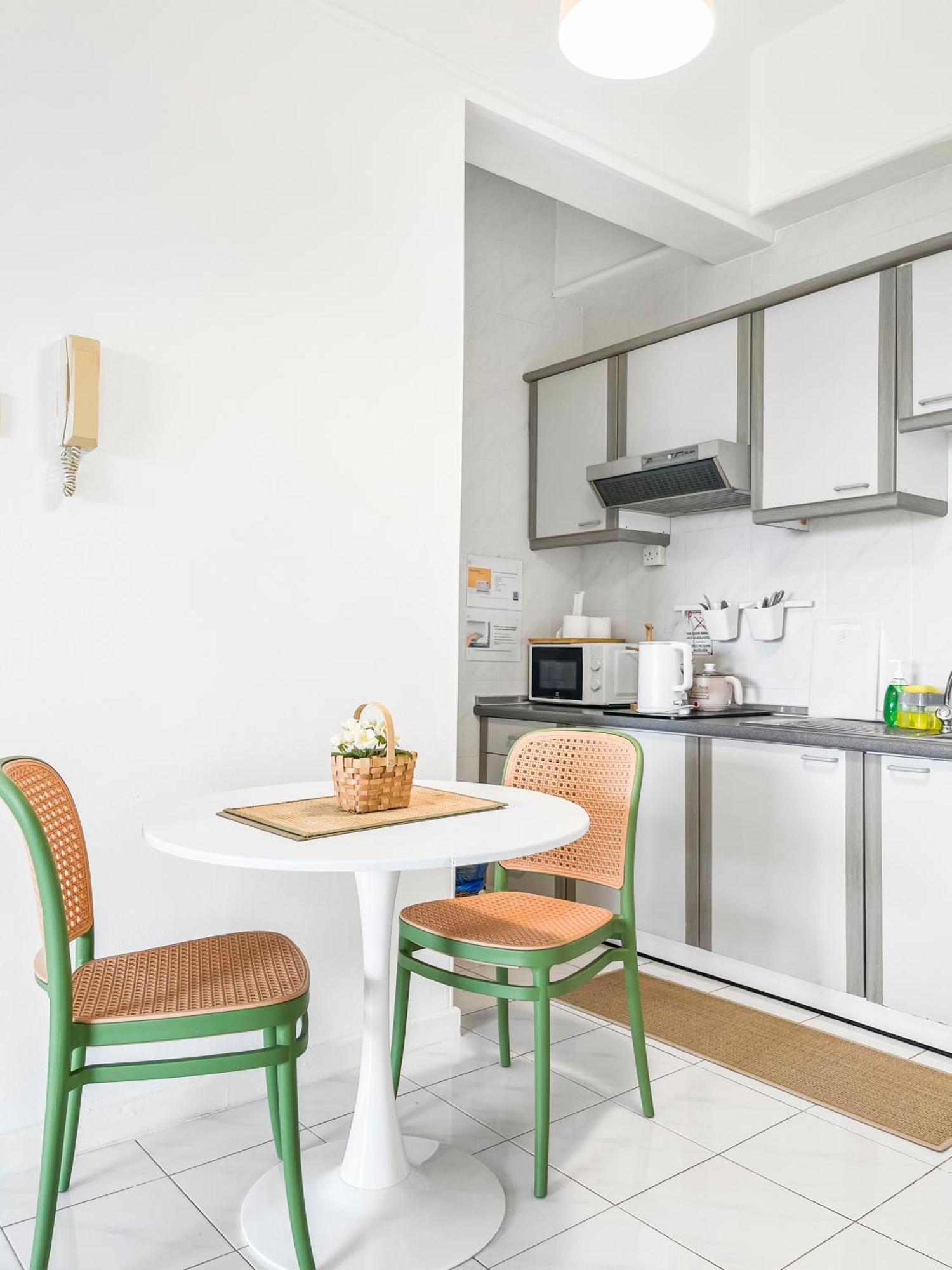 1 Bedroom Apartment, Melaka Cbd Town Center- Hosted By Private Locals Resident, Balcony With City Skyline View Or Seaview, Opposite Malls, Tv Box, 5 Minutes To Jonker Street, Malacca 外观 照片