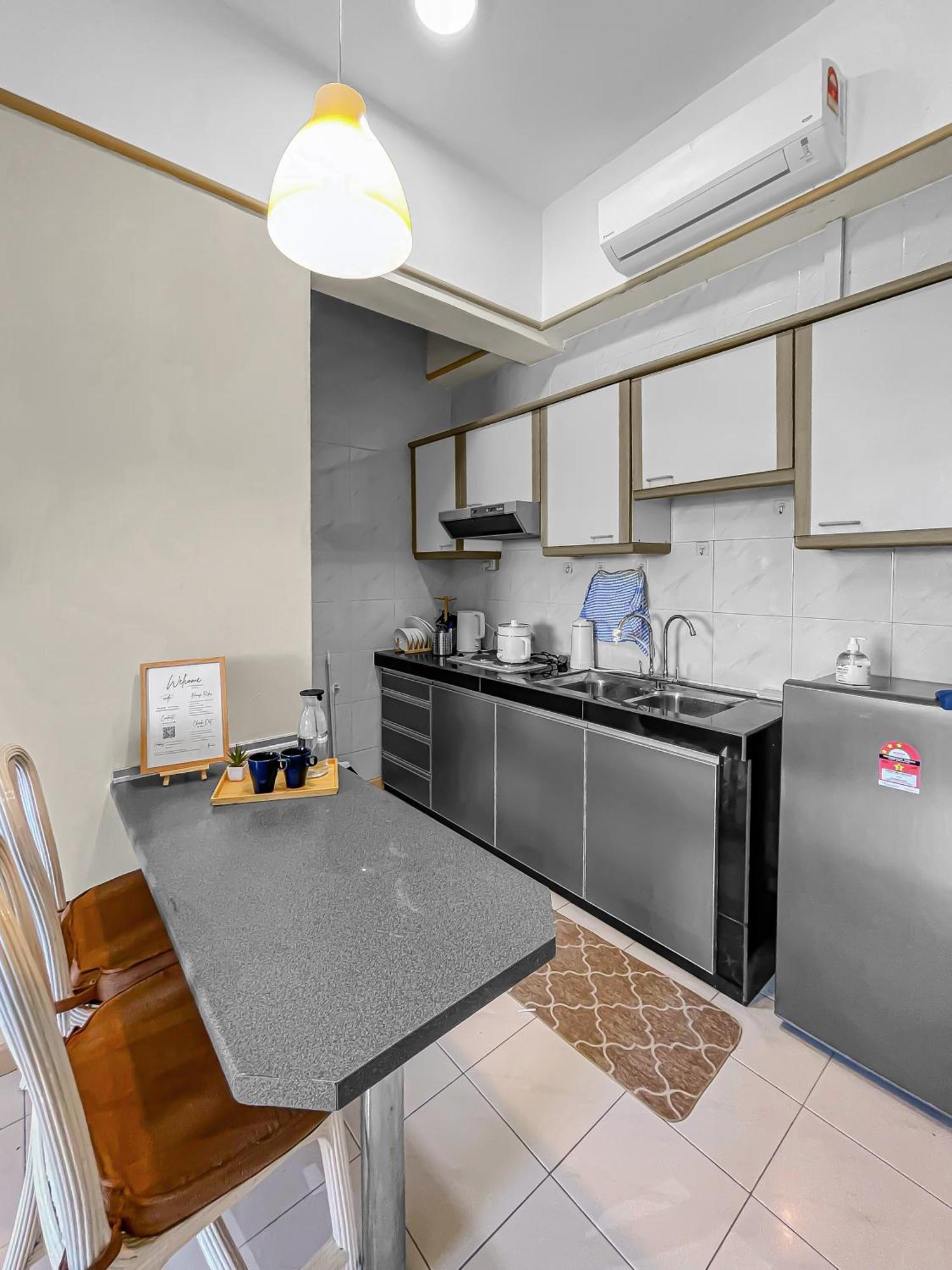 1 Bedroom Apartment, Melaka Cbd Town Center- Hosted By Private Locals Resident, Balcony With City Skyline View Or Seaview, Opposite Malls, Tv Box, 5 Minutes To Jonker Street, Malacca 外观 照片